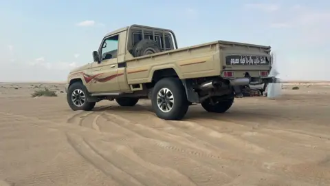 ‏لا طابت النفس ما للهوى داعي  ‏حتى المشاعر تموت ونارها حيّه