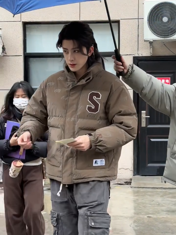 Korean actor #fyp #viral #viralvideo #fypviralシ #foryou #foryoupageofficiall #trending #unfreezemyacount #冬と春のホテルキャンペーン 