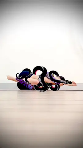 New Lunar year with yoga pose 😍 Snake year 🐍 #NaDiYoga #yogatoday❤️ #yogapractice #yogapose #inspiration #flexibility 
