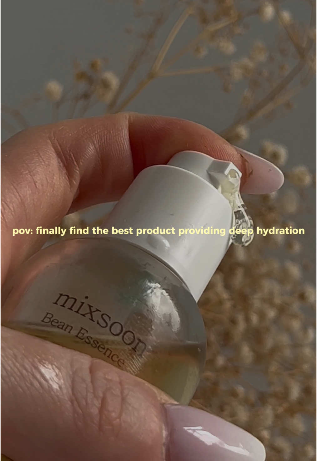 hapy I have found this refreshing bean essence from @mixsoon_official  Specially love the jelly-type formula, did you try it before?😉 #mixsoonbeanessence #mixsoon #contentcreator #ugccreator #teamwork #girlssupportgirls #girlsstuff #cosmetics 
