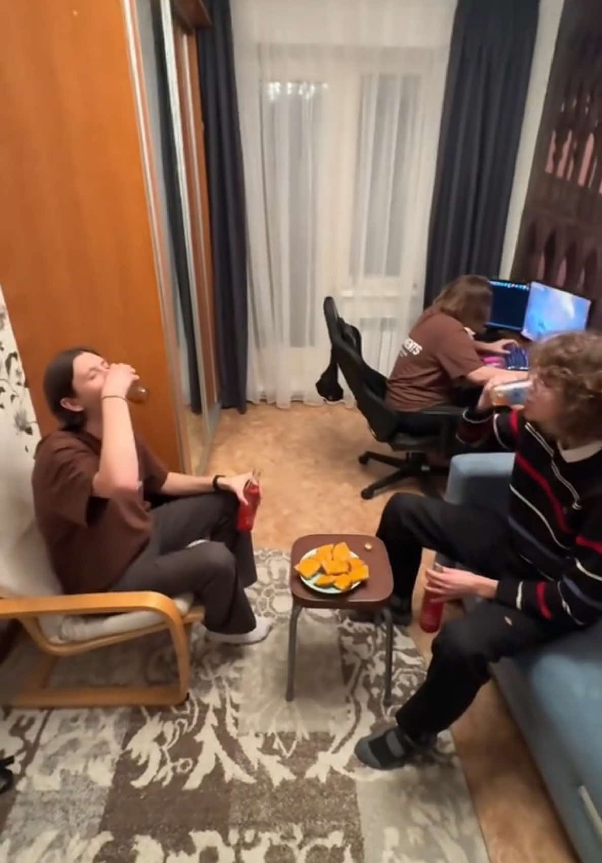 POV: решили выпить самогона   #рекомендации #хочуврек #sigma #самогон #кухня #kitchen #venom #огузок 