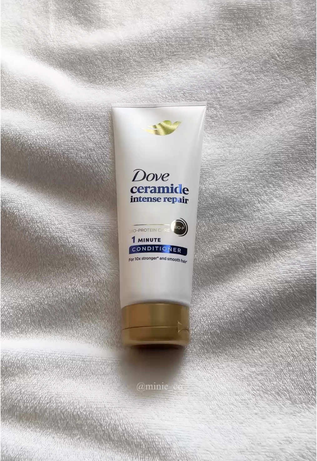 Say goodbye to damage, hello to shine! #dove #ceramide #conditioner #hairconditioner 