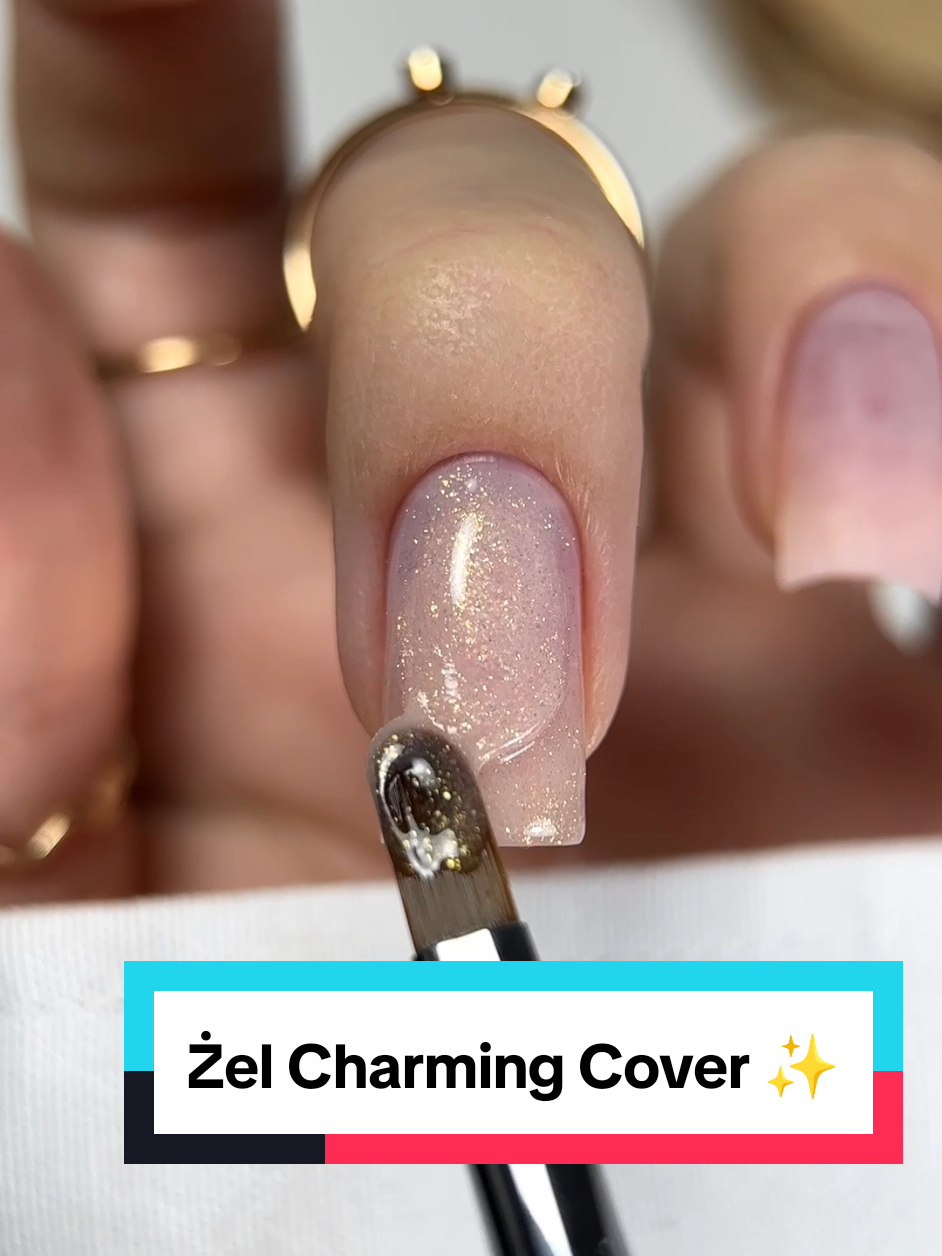 Beżowy żel ze złotą drobinką ✨️ Czy on nie jest piękny? 😍💅 Pro Light Builder Charming Cover #palu #palucosmetics #palusalonsystem #paznokcieżelowe #nails 