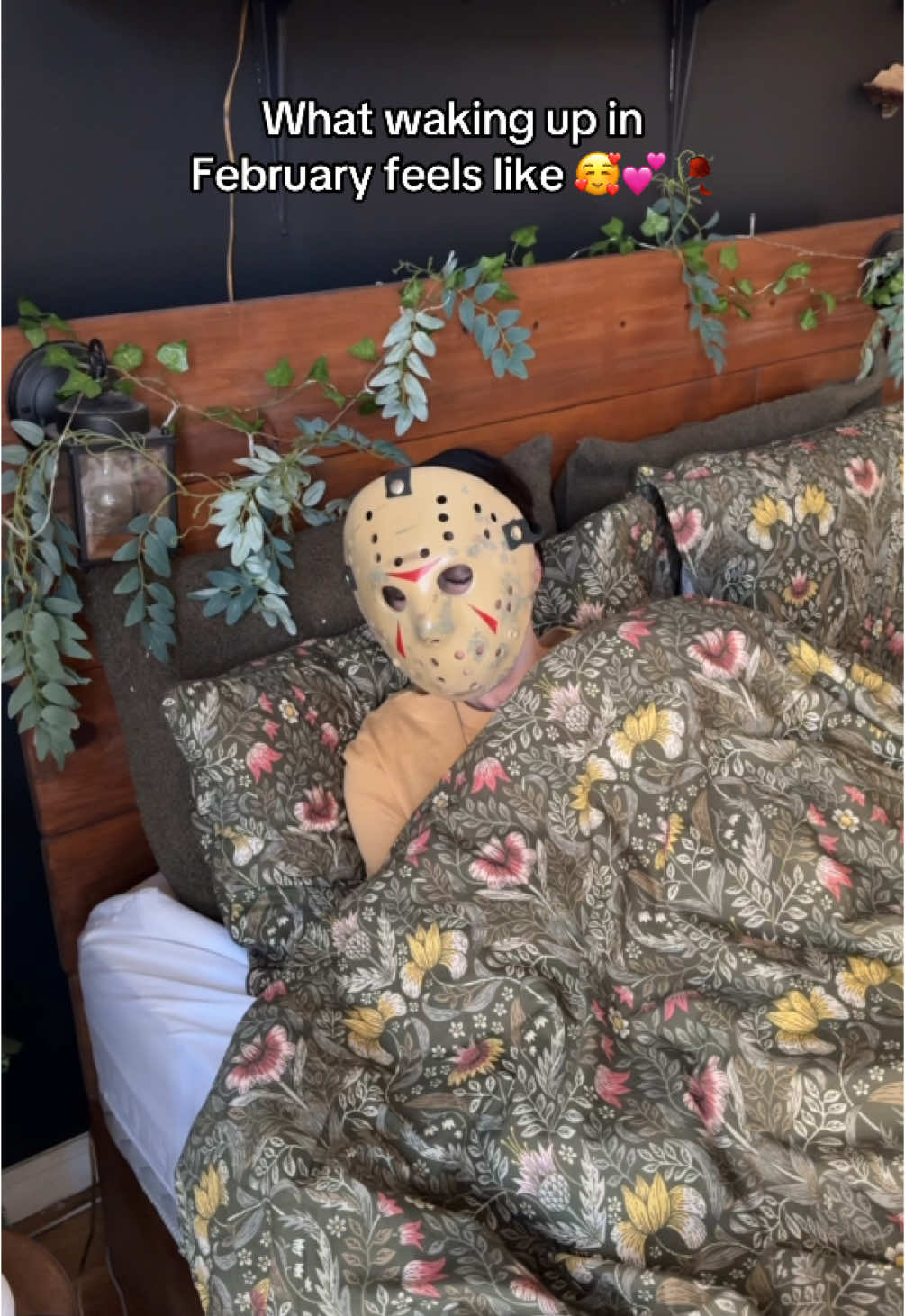 Happy February… the month of love! And Valloween because I’m sure a few of us are really missing halloween a bit by now 🥲 Jason and Ghostface are here for your entertainment! #ValentinesDay #funnyvideos #couplescomedy 