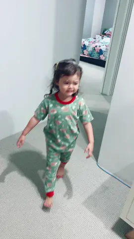 Gak espect di untahin briella di kepala 😂🤣 gak tau gimana critanya tiba” dia datang dengan muntahan di rambut 😄pas momy tanya di muntahin briella 😂 