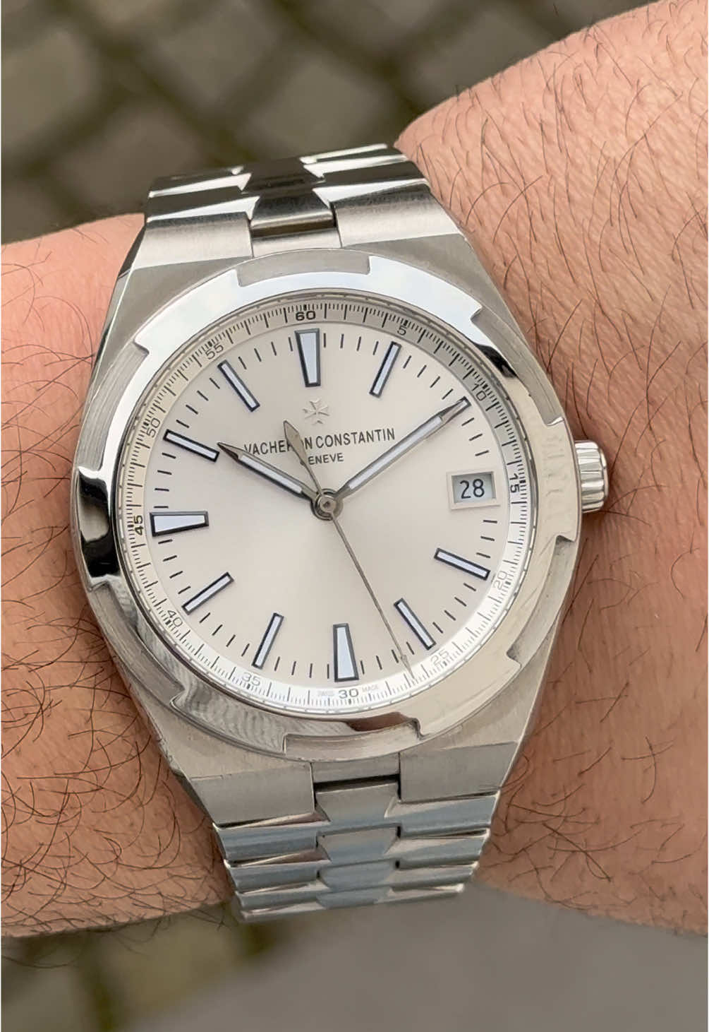 Discover the essence of refined adventure with the Vacheron Constantin Overseas 41mm Silver Dial (2017) - 4500V/110A-B126. A perfect blend of sporty elegance and timeless sophistication, featuring a crisp silver dial and robust stainless steel construction for those who seek both style and performance. #VacheronConstantin #Overseas #LuxuryWatches #SwissWatchmaking #timelesselegance #marcgebauer 