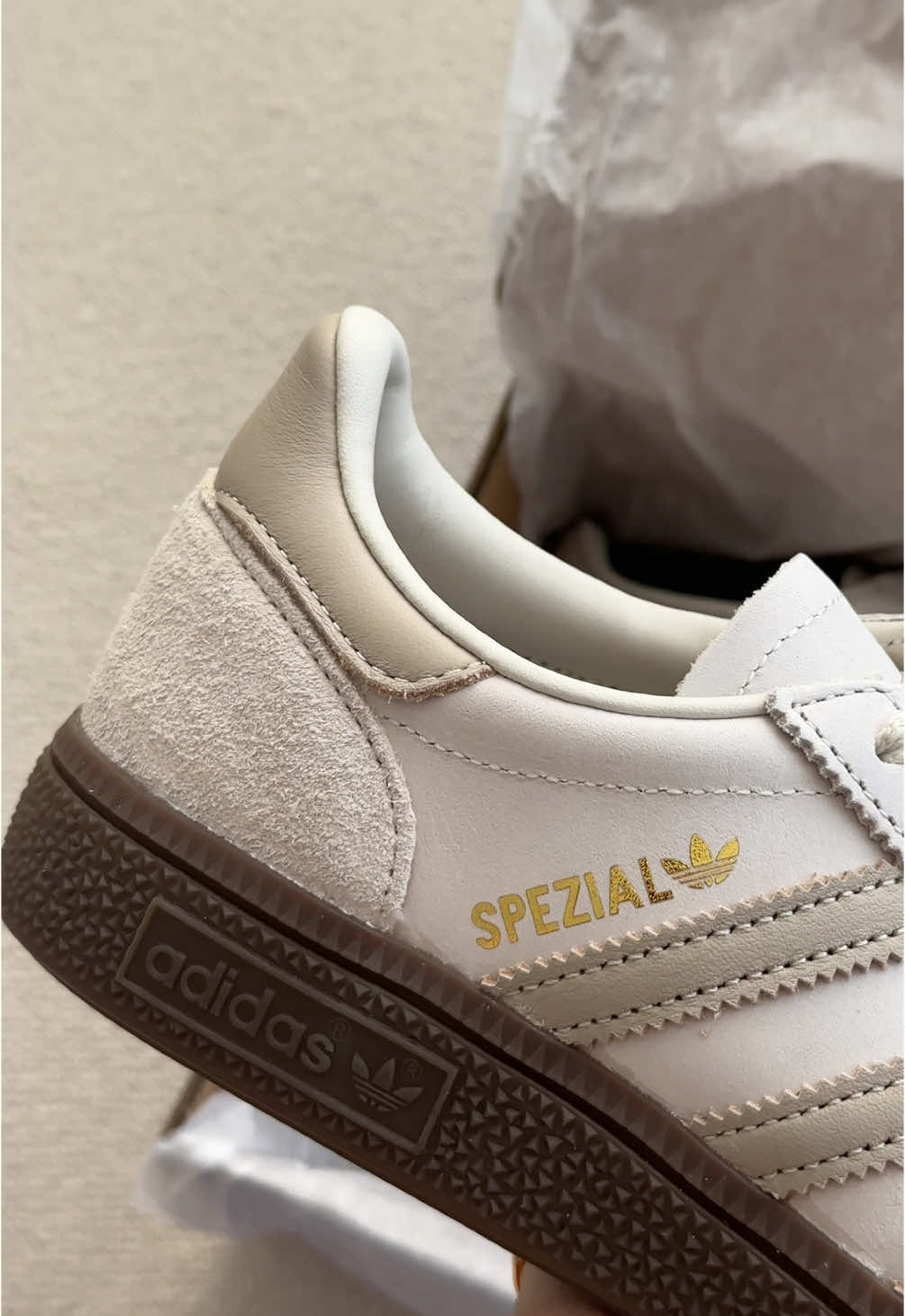 Unbox my new favourite beige adidas spezial trainers with me 🤍🫶🏻 I’m obsessed with the colour!  #adidasspezial#spezial#spezialadidas#neutralstyle#newtrainers#trandingfashion#style#fashionbloggerstyle#ugccreator#fashioninspodaily  