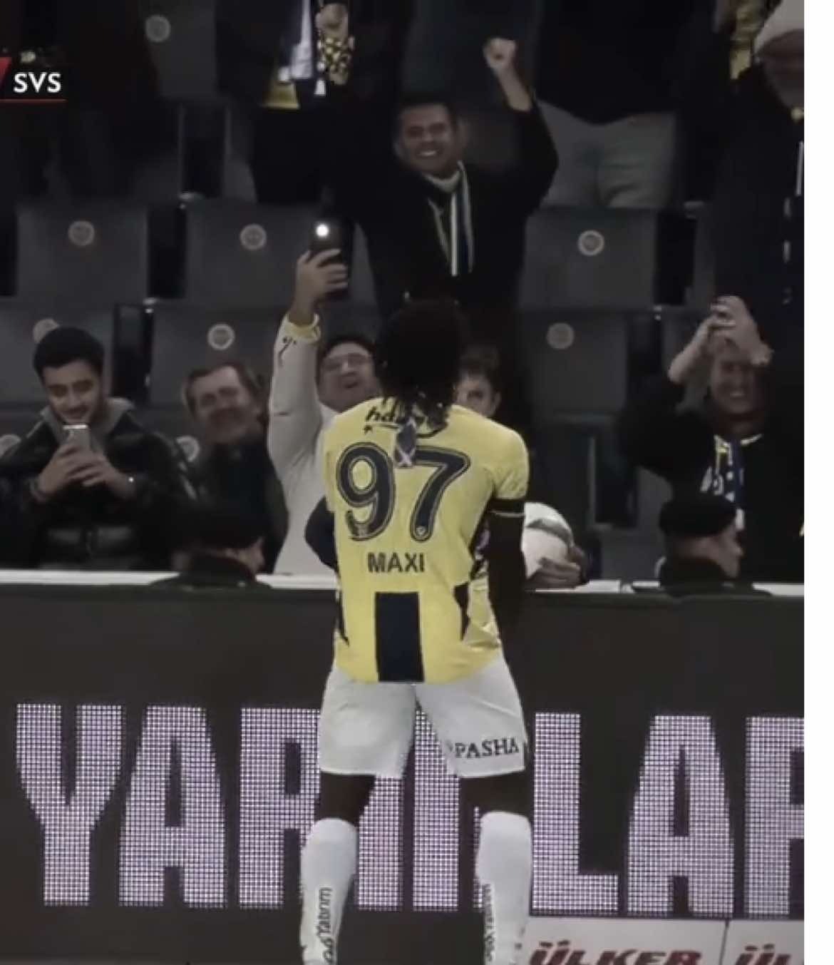 Aramızdan erken ayrılıyosun be maxi yarım sezon daha izlemek isterdik napoli belası yine peşimizi bırakmıyo                           #fyp #saintmaximin #maximin #maxi