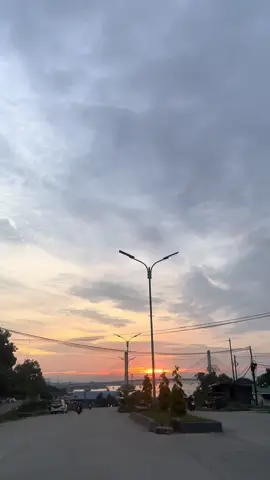 7th tinggal dikota ini                                 #kendari #senjasorehari #videoaesthetic #pantaivibes #CapCut 