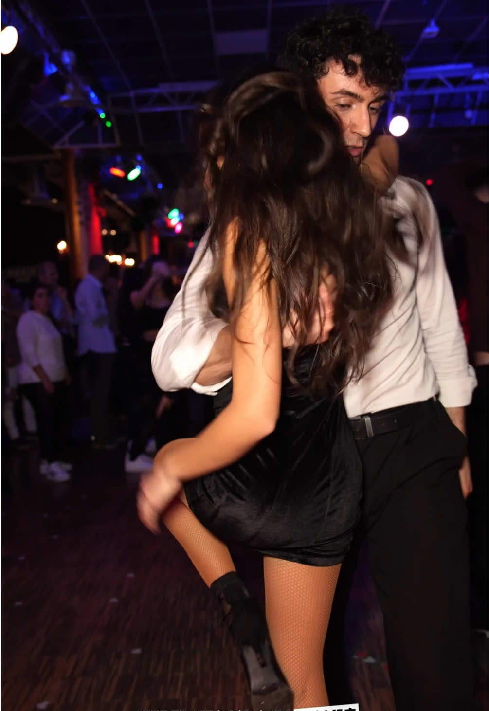 Ballando salsa 💃🏻🕺🏻 #salsa #salsacubana #timba #salsalovers #salseando #dancecouple #socialdance #perte #couple #salsadance #bailando 