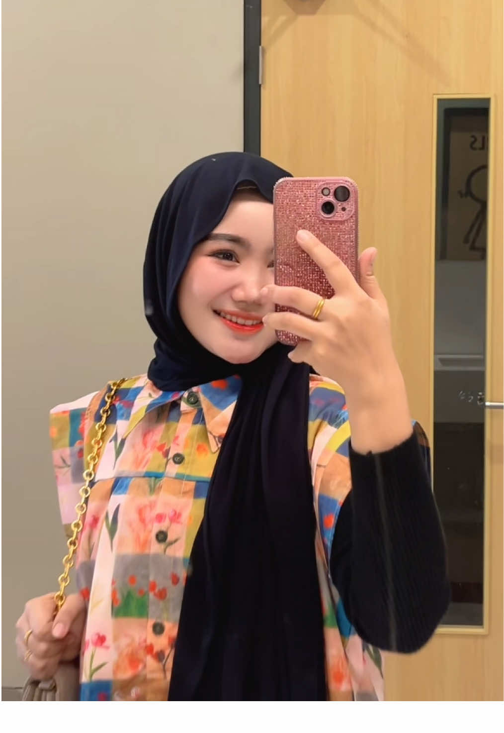 Yang LDR marii mendekat🤫 @Chimore.shortshirt  #fyp #CHICMORE #atasan #korea #kemeja #f #fypage 