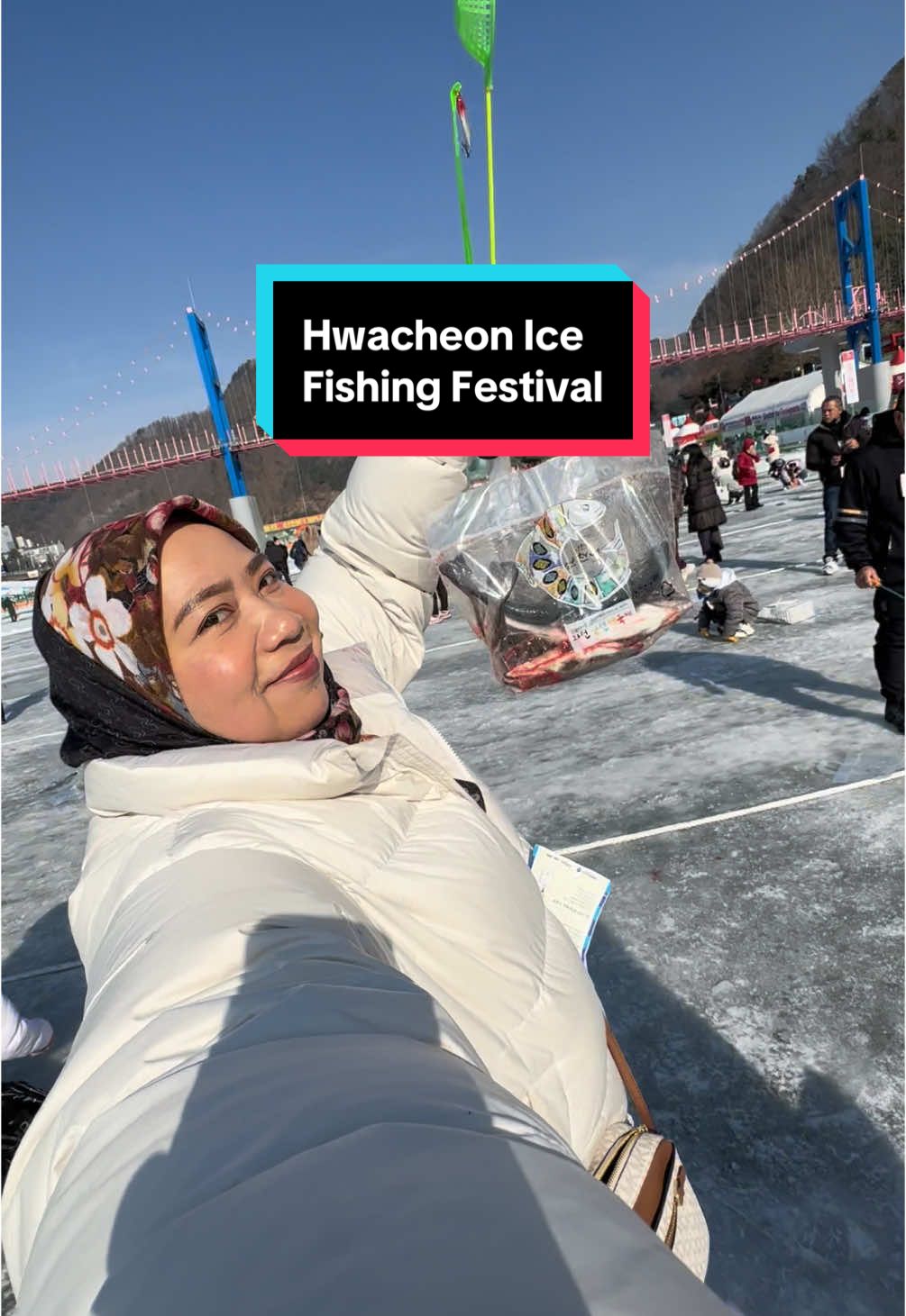 02/02/2025 Last day of Hwacheon Ice Fishing Festival. Last minute plans always good yeah. Seawal 7.00am sis & kawan2 standby gerak dari Seoul. The journey was about 2 hours. It was a good experience and must try activities during winter time  #southkorea #seoultravel #privatetransportkorea #tourguide #seoul #hwacheonicefishingfestival 