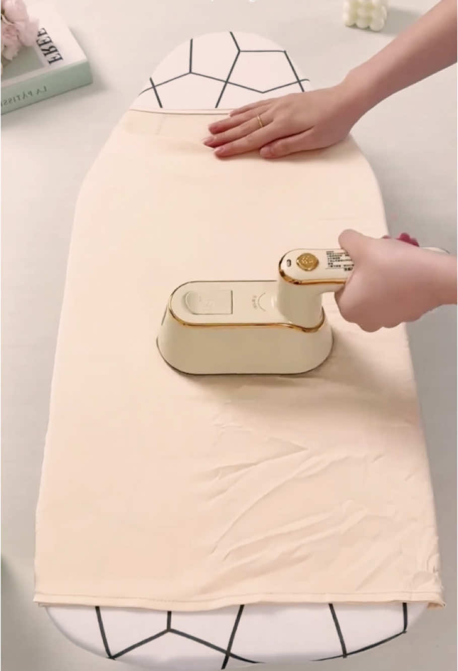 1200W mini ironing machine, easy to use and very efficient 🤩🤩#householditems👍👍👍 #tiktokshopbazaarramadan #ironinghack #miniiron #steamiron #fypシ #foryoupage #clothesironing #goodtool #amazonmusthave #portableiron #ironsteamer 