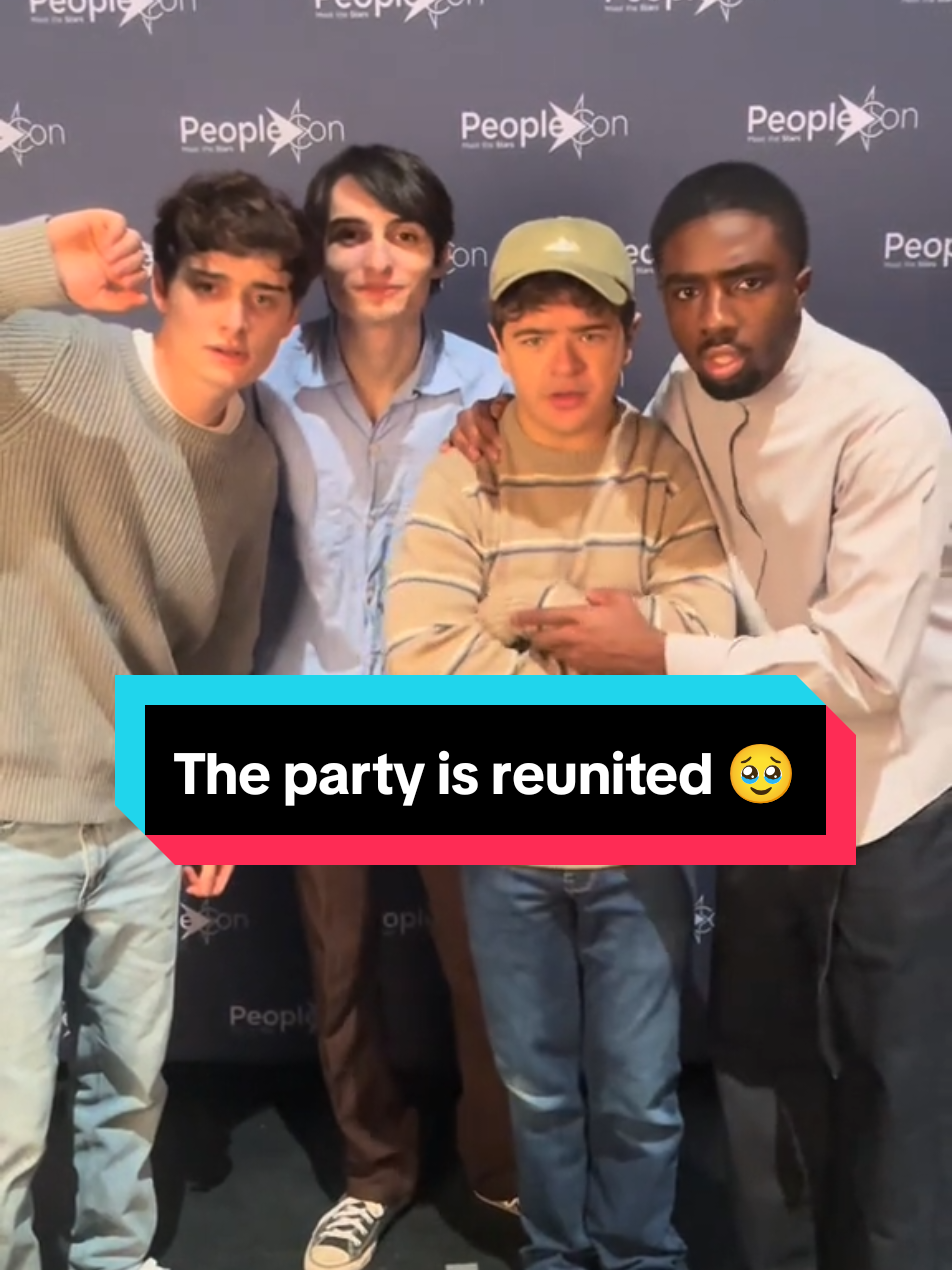 The party is reunited 🥹  #sfm8 #sfm8tour #finnwolfhard #noahschnapp #gatenmatarazzo #calebmclaughlin #StrangerThings #sfm 