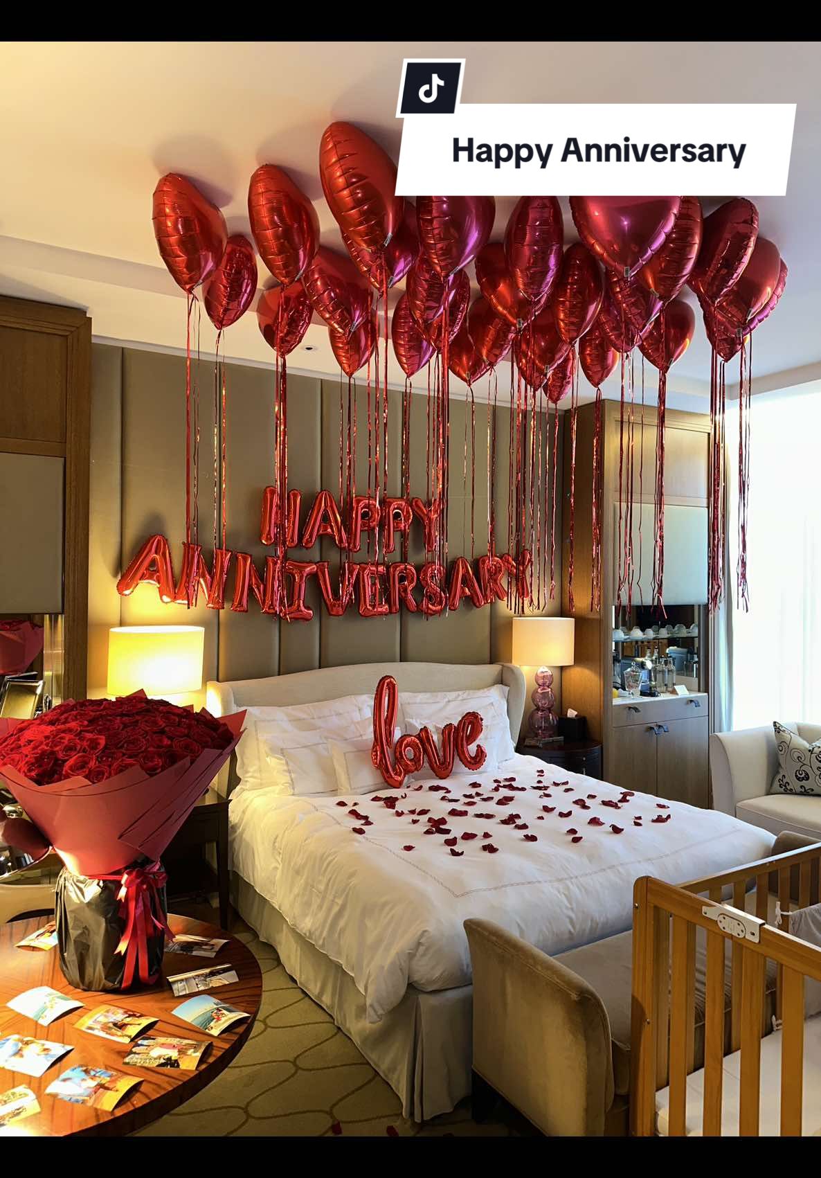 Love struck 🏹❤️🥹💌  #happyanniversary #viral #asmr #red #iloveyou3000 #couplegoal #ValentinesDay #heartballoon #balloons #hoteldecoration #londonballoons #balloons #roses #anniversarygift 