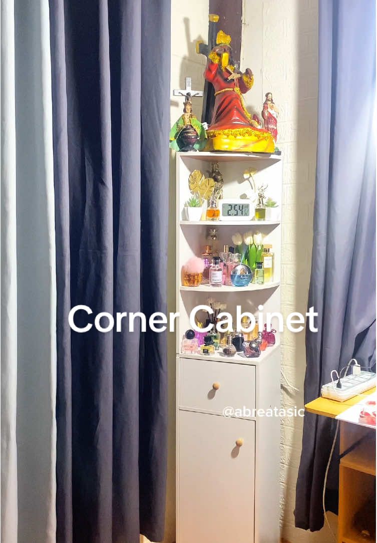 Corner Storage Cabinet with open shelf Freestanding Corner Cabinet Rack with Door foor livingroom. #storagecabinet #bookshelf #homeorganization #storage #decor #cornercabinet  