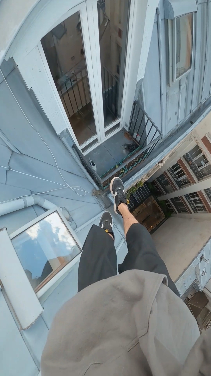 Precision 🥷🐈‍⬛ #paris #parkour #professional 