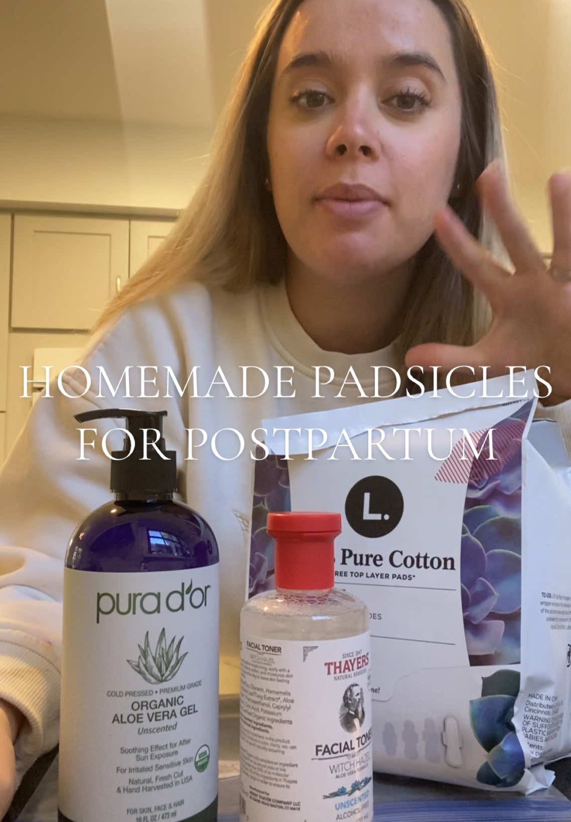 Don’t do what I did and make sure u keep the paper on the wings and just cut them down the middle with scissors so that the wings stay sticky👌🏻 #padsiclespostpartum #padsicle #padsiclemaking #postpartum #postpartumadvice #postpartumcare #MomsofTikTok #pregnant #babyprep #nesting #babypreparation #pregnancyjourney #laboranddelivery #34weekspregnant 