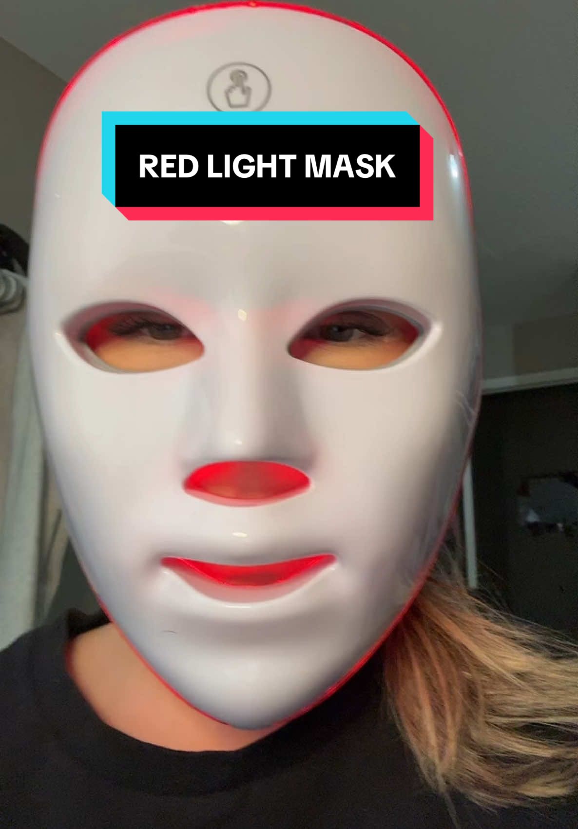 feeling like the purge when i have it on 😂😂😂 #redlightmask #redlighttherapy #acnescars #finelines #skincare #tiktokshop 