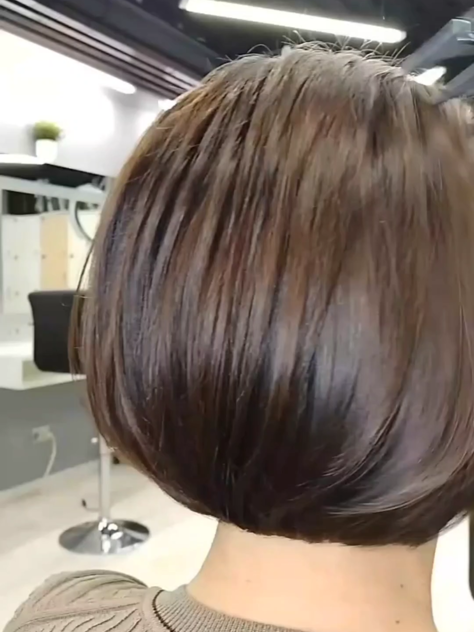 De 0 a 10 Qual sua nota para esse corte de cabelo?💇‍♀️ #cabeloscurtos #cabelos #cabelocurto #hairstyle #haircut #cortedecabelo #cabelo 