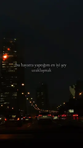 Bu hayatta yaptığım en iyi şey uzaklaşmak. Kin gütmem hesap sormam. Soğur ve uzaklaşırım… #söz #sözler #şiir #maraqli #yalnızlık #ayrılık #qemli #menalisozler #huzur #huzun #tiktok #keşfetteyizzz #kesfet #trending #fyp 