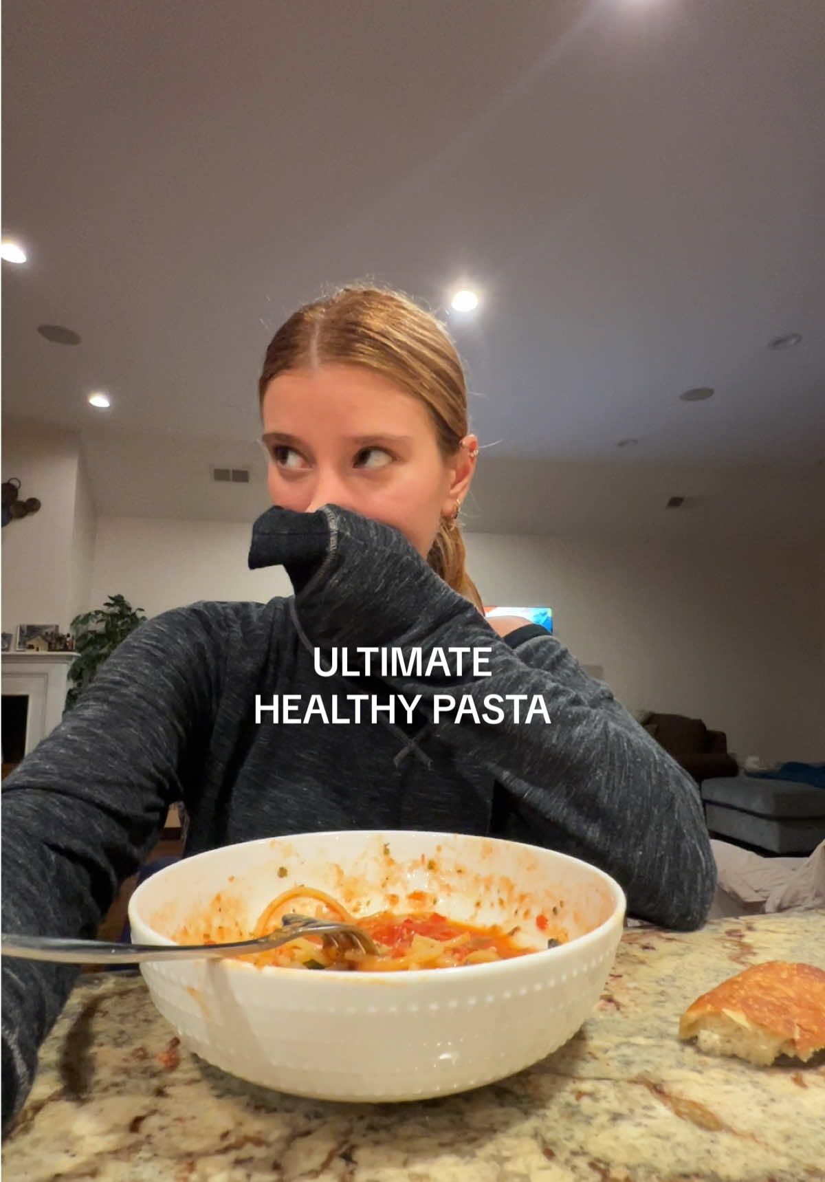 for all my vegans and vegetarians 🌱 #italiano #italianfood #dinnerwithme #italianmom #italiandad #cookingvideo #cookingvlog #spagetti #aldente #healthydinner #pastabowl #pastadish #familytime #cookingpasta #pastarecipe #veganpasta #vegetarianrecipe #pomodoro #tomatosauce 