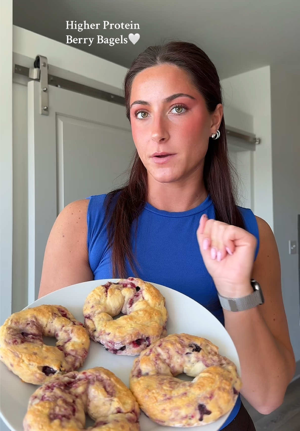 Higher Protein Berry Bagels🤍 #highprotein #highproteinmeals #highproteindiet #mealprep #highproteinmealprep #proteinbagels 