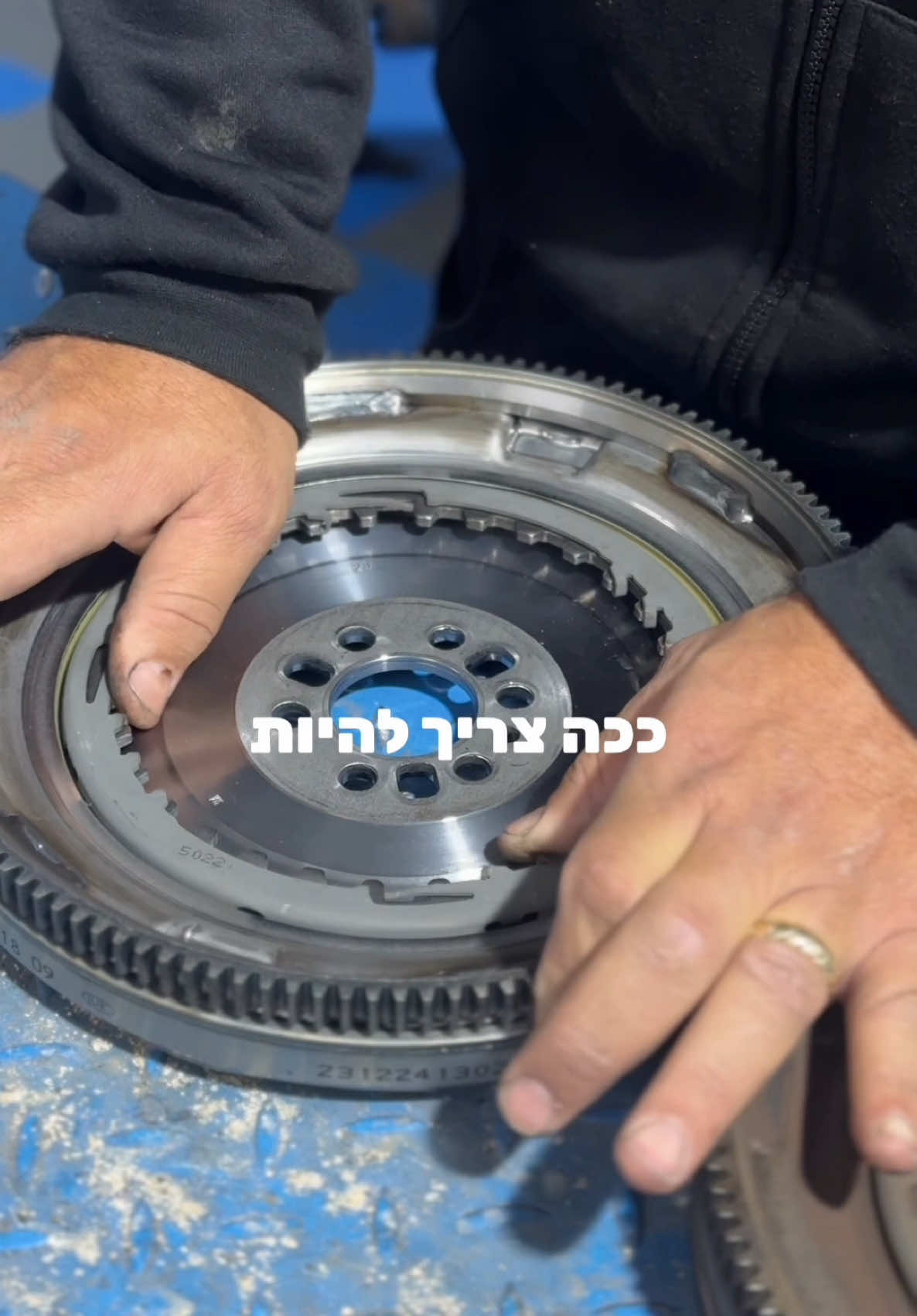 והיום בפינה השבועית-גלגל התנופה!  יש לכם שאלות נוספות? כתבו לנו בתגובות 👇🏼 #רכב #טיפוללרכב #מוסך #רכבים #fyp #פוריו #גיאמוטורס #גיאמוטורס #guymotors #seat #vagband #skoda 