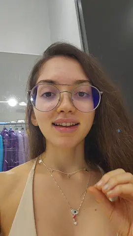 Eu olhando pra falar o que vem na minha cabeça kkk #roupa #ques #duvida 