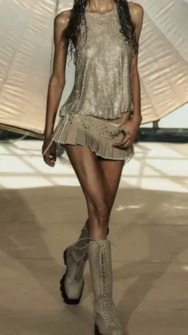 Rock chic party outfit inspo #katemoss #katemoss90s #katemossaesthetic #outfit #inspo #fashion #fyp