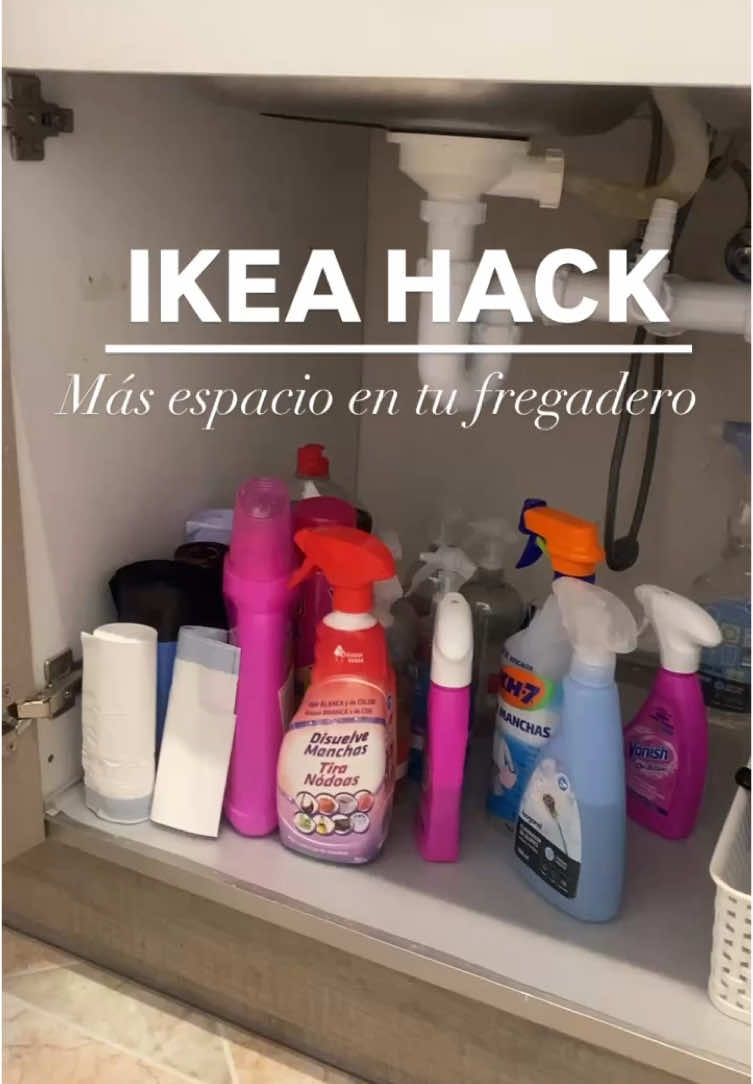 IKEA HACK Idea sencilla con dos barras extensibles y los maravillosos TROFAST de Ikea. Con este Ikea hack tendréis más espacio en vuestro fregadero y aprovecharéis la parte superior para hacerlo más accesible y mucho más funcional sin tener que agacharos a coger cosas. Además lo puedes poner a tu gusto y sin taladros!! Que te parece esta idea? Os leo! #fyp #fyppppp #viralhacks #ikeahack #ikeahack #fypppppp #paratii #ikea #ikealovers #DIY  #asmrrelax #asmrorganizing #organizacao #organization #comohacer #organizer #organizacion #kitchenorganization #cocinaorganizada #cocinaordenada #kitchensink #fregadero #kitchensinks #hack #lifehacks