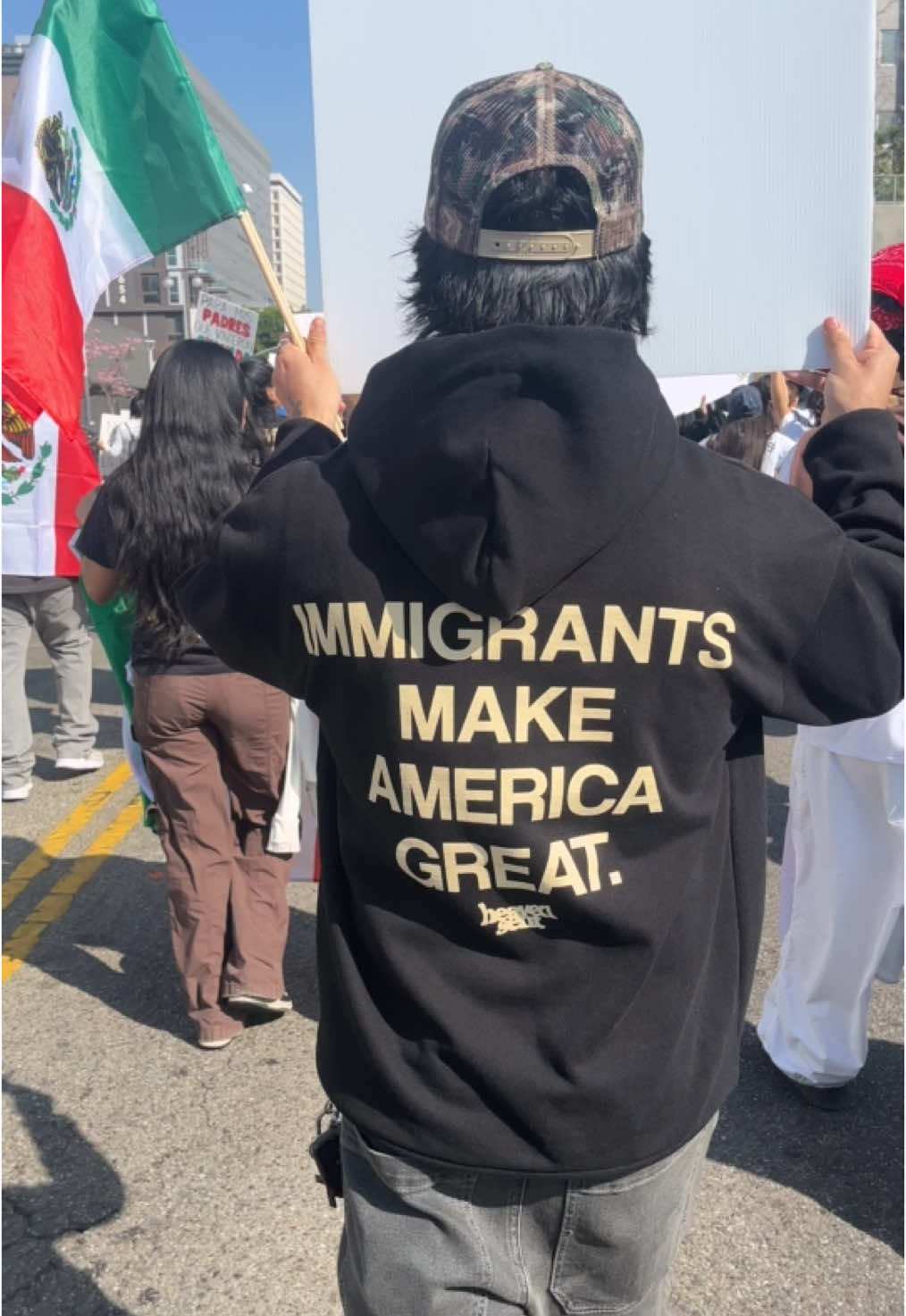 Happy to see our community together #fyp #laprotest #protest #mexico 
