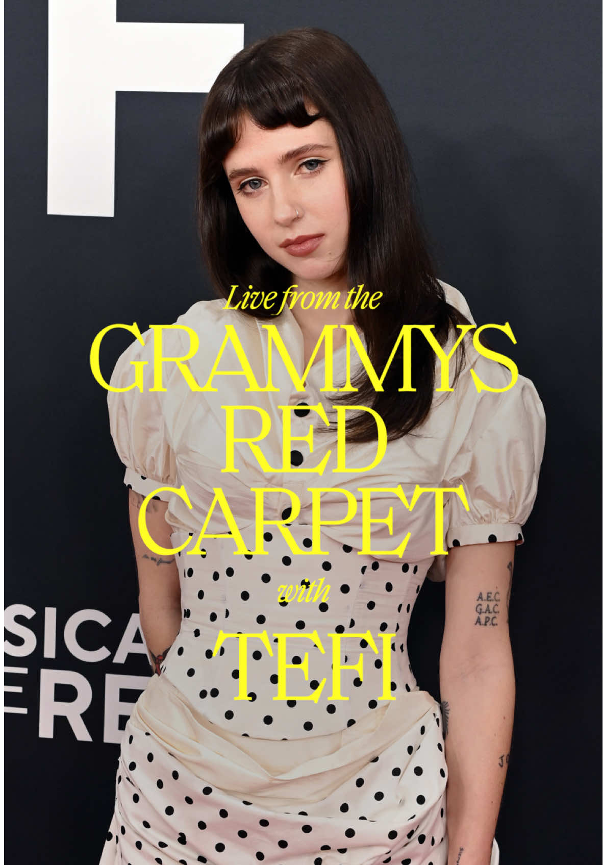 @hellotefi is out here at the #Grammys asking #Clairo the hard questions. #musictok 