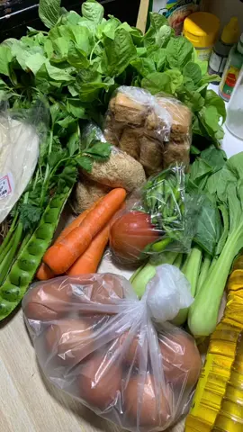 Belanja sayur lageeee .... #fyp #fypシ゚ #4you #belanjasayur #foodprep #belanja #idemasak #trendingvideo #food #stoksayuran #goodmorning #morningroutine #morningvibes #MomsofTikTok #irtproduktif #momlife 