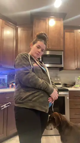 32 weeks 😮‍💨 how did that happen so fast ?!? • • • #homemaker #foryoupage #fyp #momchronical #housewife #homeschool #creatorsearchinsights #pregnancytiktok #bigfamily #thirdtrimester 
