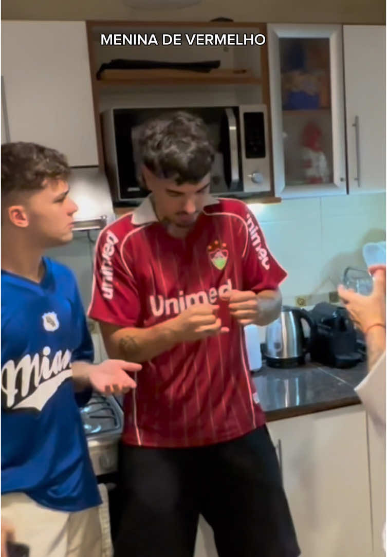 QUE LES PARECE LA NUEVA COCINA?👀🤍 que canciones quieren que hagamos? #alma #musica #argentina #fypシ゚ #music #fyp #viral #boyband #meninadevermelho 
