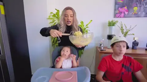 NIÑERA BUENA VS NIÑERA MALA!!_01 #KarlaBustillos #maumcmahon #fedevigevani #ianLucas #yoloaventuras #karmas #teamkarma #24horas #alejoigoa #alegoigoa #alejo24horas #benazelart #lexirivera #stoketwins #masskabeche #lospolinesios #jordanmater #brentrivera