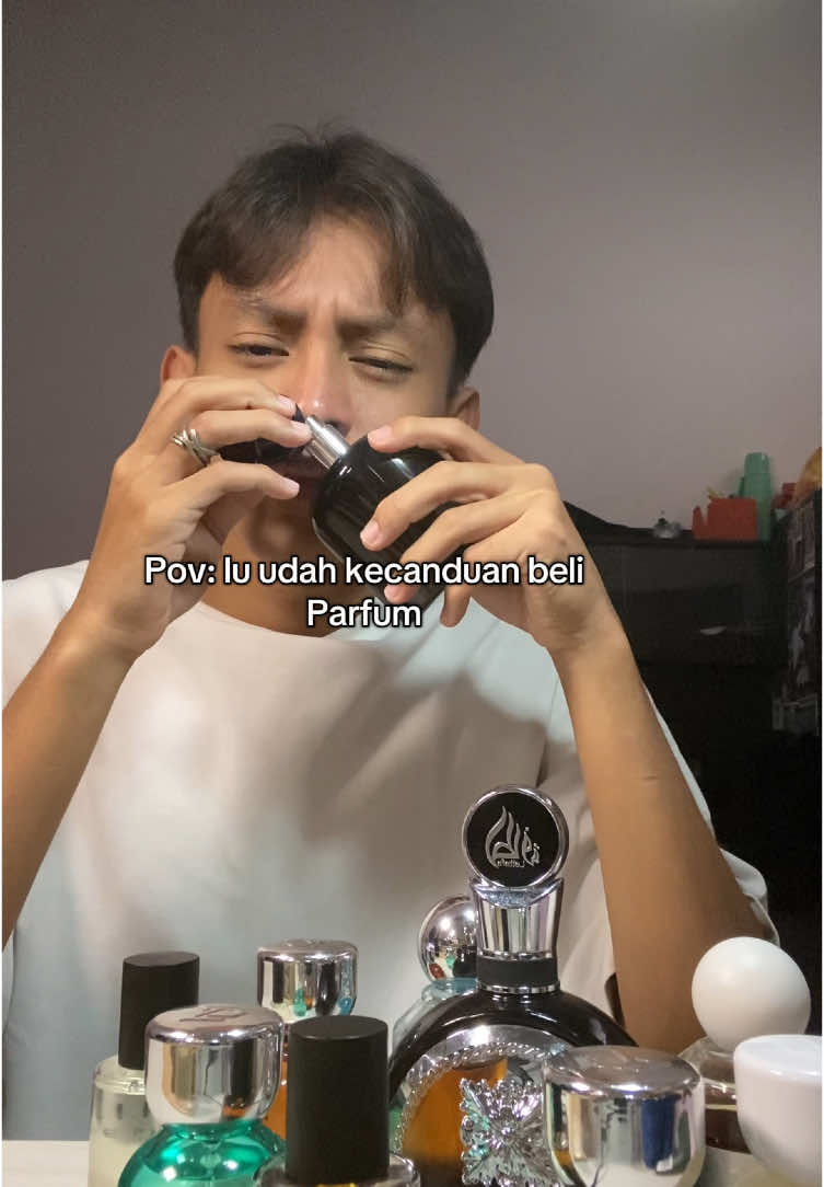 ini cara berhenti nya gimana woi 😭😭😭. #parfum #fragrance #fyp #mykonos #mykonosxade #ysl #strongerwithyou #intensly #slowliving #parfumereccomended #scent #california #gng #Summer #fordive #shelby #scentco #nightly#tipsy #jpg #fyp 