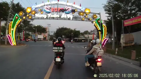 Tuyến từ quê lên Đức Hoà Long An. Qua cầu Tuyên Nhơn là quẹo phải ở chân cầu , đi theo tuyến nầy né được đoạn đường hư hỏng và ổ gà . Đi ra gần tới khúc cây xăng ở giữa đoạn đường N2. #biết_gì_sữa_đó #66đồngtháp #66N1 #đinh_hồ #N2 #xaque #xanha #đilam #longan 