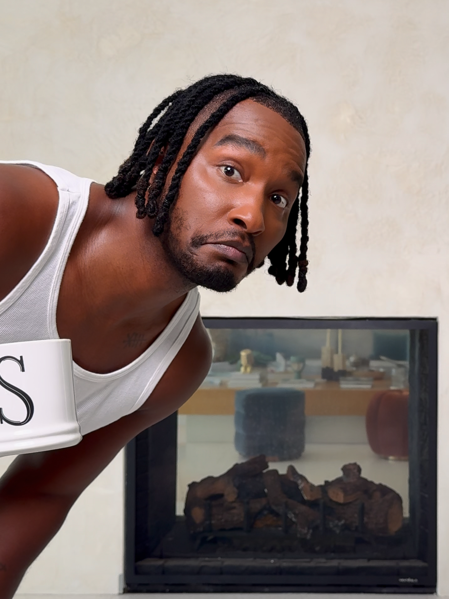 We at the GRAMMYS baby!!  Who do you think will win big tonight?! Suit @kidsuper Jewels @davidyurman Boots @calvinklein #grwm #grammys #doechii #whoopsie #denialisariverinegypt