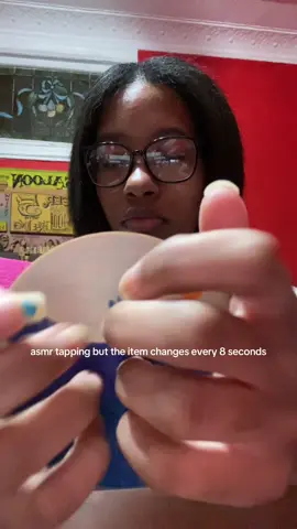 the tapping w two hands sounds better to me so 😭😭 hope you guys enjoy 😝😝💗 i do also have a youtube if anyone wants to check that out , i can upload longer vids if you want !! #asmr #lowqualityasmr #tapping #fyp #asmrtapping #asmrvideo #asmrtriggers 