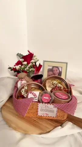 📍TACNA: ¡El amor está en el aire! 💘 Ya puedes ver nuestro catálogo de San Valentín, con todo lo que necesitas para sorprender a esa persona especial. ¡Hazlo único! ✨ #SanValentín2025 #AmorEnElAire #RegalosConAmor #SorpresasDeSanValentín #celebraelamor  #tacna #peru #parati #desayuno #desayunosanvalentin  #boxsanvalentin  #sorprende #amor 