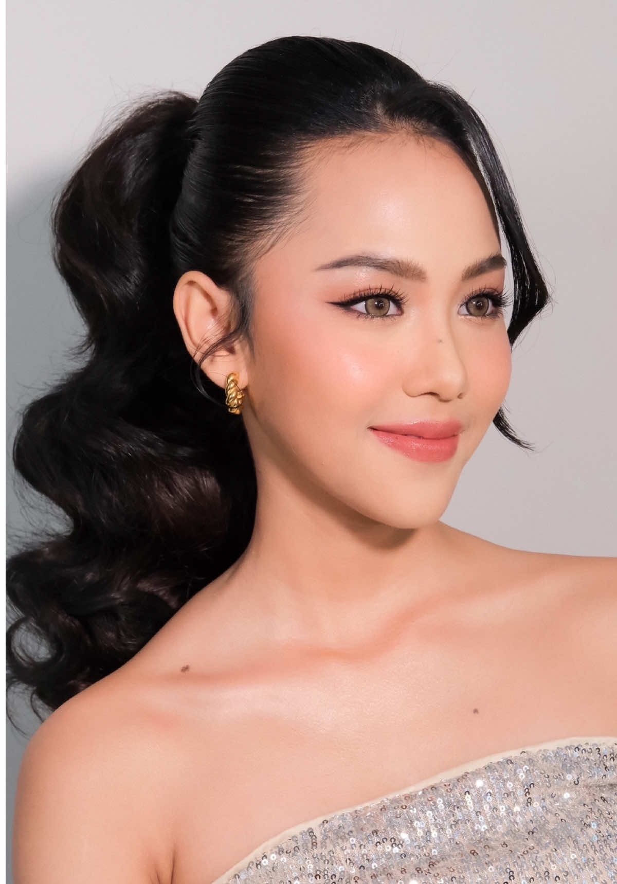 Yuk bisa yuk rajin semakin rajin upload konten😂🥹🫶🏼 for more portfolio pls kindly check on our igs @khatalia.makeup ✨🤏🏻 #fyp #balimakeupartist 