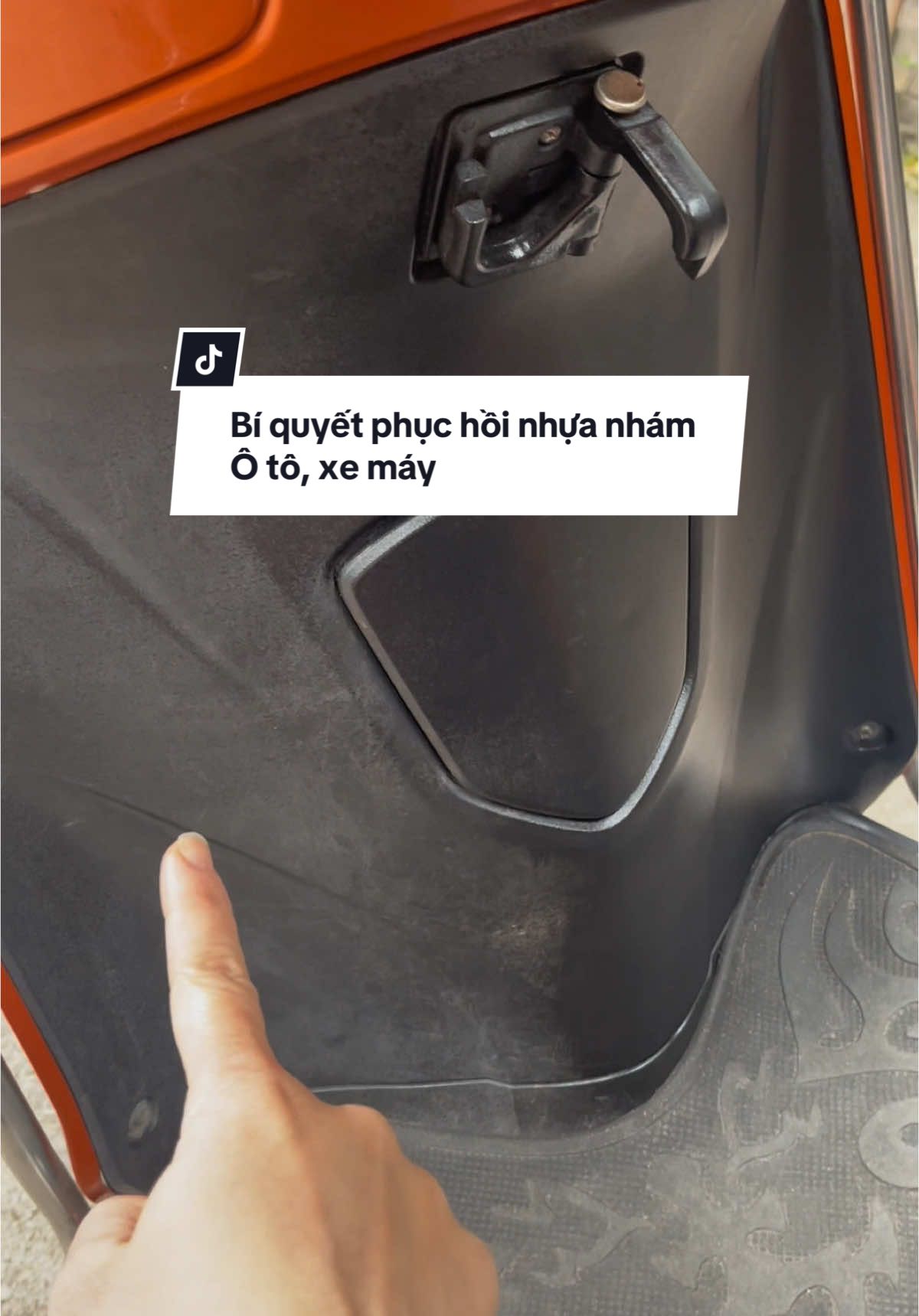 Bí quyết phục hồi nhựa nhám, đánh bóng đồ da ô tô , xe máy đơn giản, tiết kiệm  #yenhoareview  #xuhuong  #phuchoinhuanham #danhbongxemay 