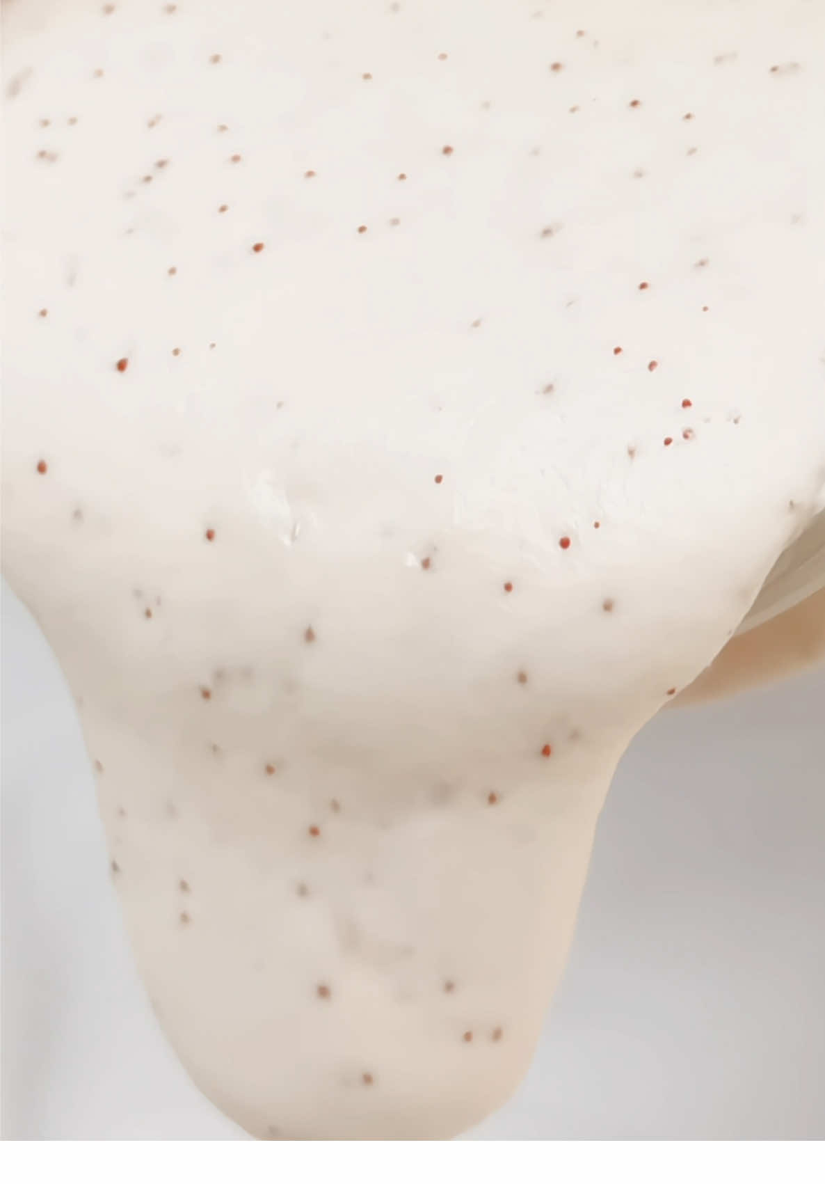 Smoothie tẩy da chết Dove hương lựu đỏ, phù hợp với mọi làn da kể cả da nhạy cảm. Đem lại da ẩm mịn và hương thơm ngọt ngào quyến rũ❤️ #jenlougc #ugccreator #ugc #dove  #dovesmoothietaydachet #exfoliate #taytebaochet #skincaretips 