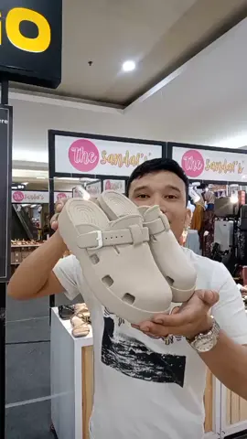 Sandal baim wanita kekinian karet jelly lucu elastis. #sandalwanita #sandalbaim #sandalkekinian #sandaljelly #sandallucu 