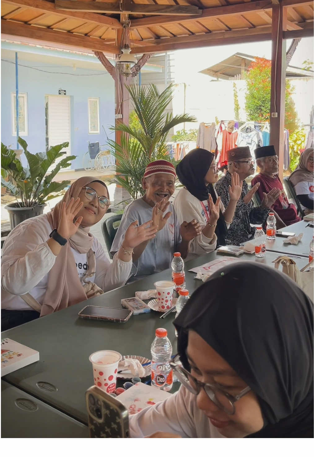 keep the positive energy going like this🥹🎀 #fyp #4upage #peduly #volunteer #volunteering #volunteers #berbagikebaikan #relawan #pantijompo 