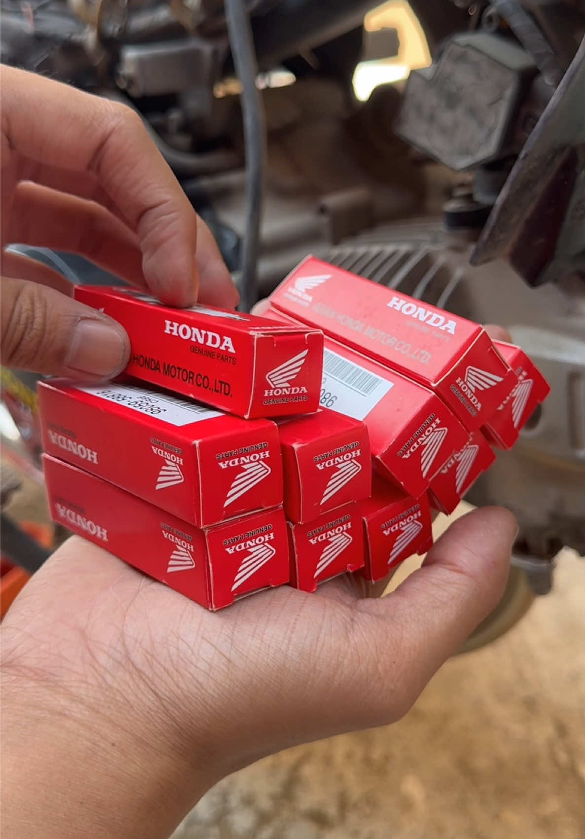 ทำไมเราต้องเปลี่ยน… #หัวเทียน #หัวเทียนฮอนด้า #หัวเทียนเวฟ110i #หัวเทียนเวฟ125 #หัวเทียนเวฟ #รถมอเตอร์ไซค์ 