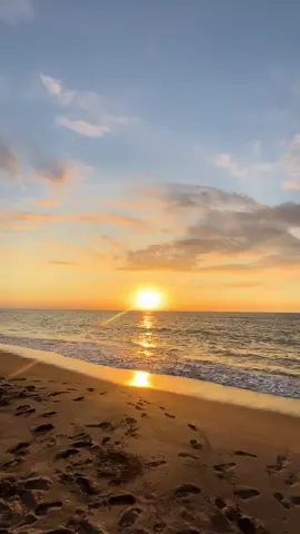 30 seconds of ocean waves for you 🌊 💙 #elyu #beach #sunset #philippines #fyp #fypage 