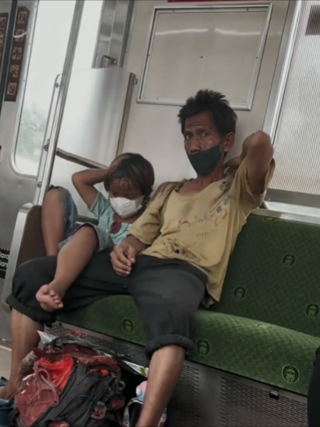 surga memang tdk terletak di kaki ayah tapi ayah tetap menjadi pahlawan yg sesungguhnya 🥀#fypシ゚ #ayah #sadstory #bismillahfyp #xzyabc #fypage #xyzabc #fypシ゚viral #fypdonggggggg 